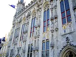 Hôtel de ville de Bruges – gothique en pierre en Flandre (gothique brabançon)