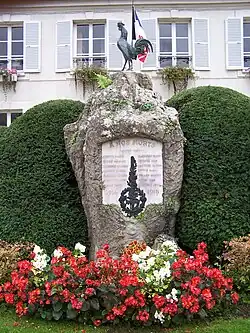 Le monument aux morts.
