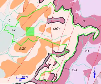 Carte en couleurs montrant le zonage géologique d'un territoire.