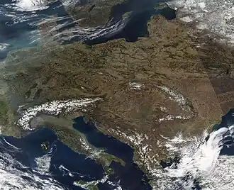 Vue satellitaire de l'isthme ponto-baltique par temps clair en mars 2022