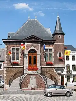 Façade de l’hôtel de ville (1888).