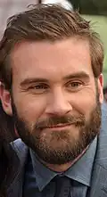 Clive Standen (Gabriel).