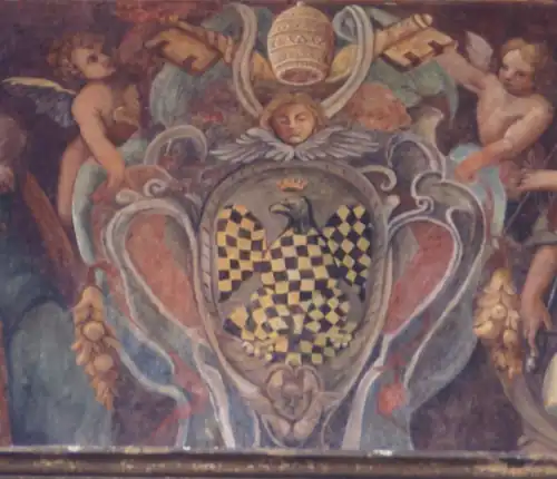 Armoiries du pape Innocent III, dans le Palazzo del Commendatore.