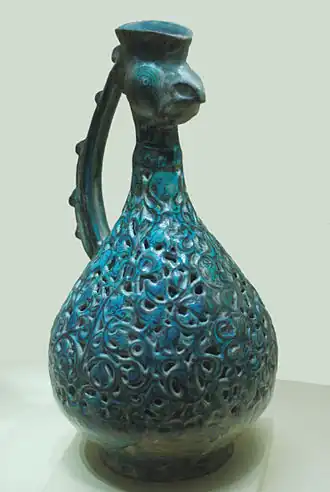 Aiguière à tête de coq, Iran, XIIe&nbsp;siècle, musée du Louvre.