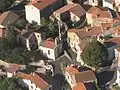 Vue d'avion - zoom sur la chapelle et le lavoir.