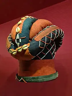 Coiffe de société secrète.