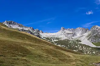 Vue du massif au niveau du col de la Madeleine (vers 2&nbsp;000&nbsp;m).