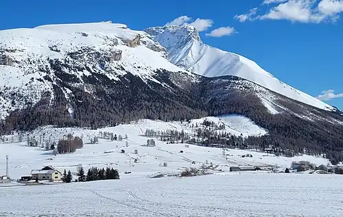 La tête de la Cluse (rempart sud) vue depuis le col du Festre.