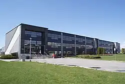 Pavillon principal « P ».