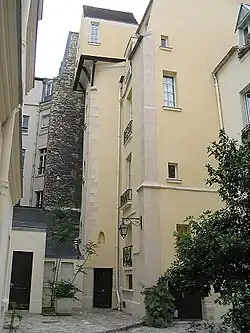 Ancien collège Fortet et tour de Jean Calvin (2005).