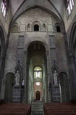 La nef depuis le chœur.