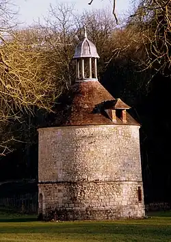 Colombier situé dans le parc de l'abbaye de Mortemer(Eure)..