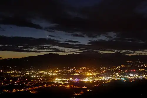 C/2023 A3 entre les nuages, vue depuis Aubenas en France, le 13 octobre 2024.