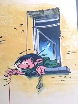 Fresque murale en couleur montrant le personnage penché à une fenêtre et tenant une ficelle.