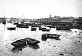 Bateaux échoués près de la « Ville close » (1913)