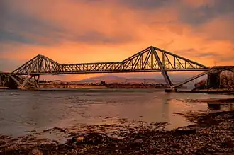 Le pont au coucher du soleil