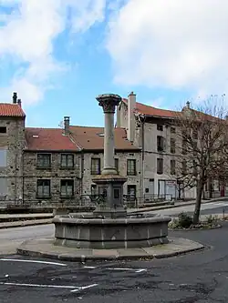 Fontaine de la place du Foirail.