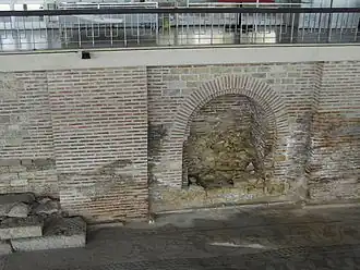 Ancien forum romain à mosaïque : le Musée d'histoire et d'archéologie se trouve au-dessus.