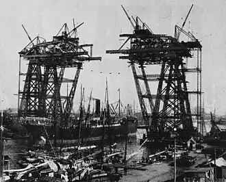 Le pont en construction, 1913.