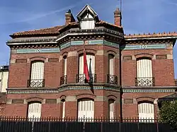 Consulat général à Pontoise.