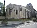 Le chevet de l'église et le clocher du XVe&nbsp;siècle.