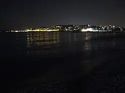Depuis les plages du Prado de nuit.