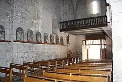 La nef et la tribune.