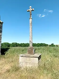 Croix de 1895 près de Sainte-Eugénie, œuvre de l’atelier Yves Hernot à Lannion.