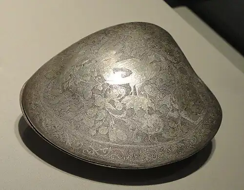 Boîte à fard en argent, Shaanxi, v. 700, Freer Gallery of Art, Washington
