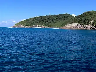 Côte sud de l'île do Arvoredo.