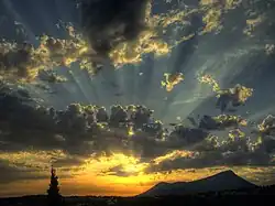 Coucher de soleil : mappage ton local d'une image HDR.