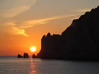 Coucher de soleil sur l'Ile Maïre, au-dessus des Pharillons