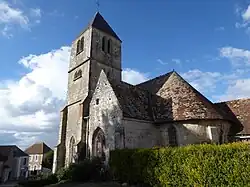 L'église Saint-Aubin.