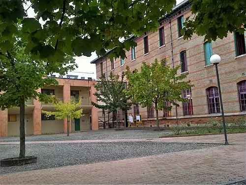 Cour Adèle Kurzweil du lycée