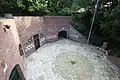 Cour sacrée dans laquelle se dresse, depuis juin 1965, un mémorial rappelant les 68 résistants qui y furent exécutés entre 1943 et 1944 du fortt.