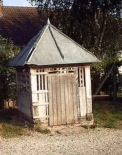 Puits à Courcelles.