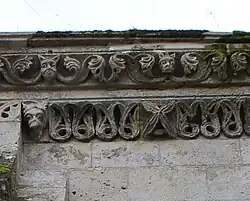 Détail des modillons du chevet.