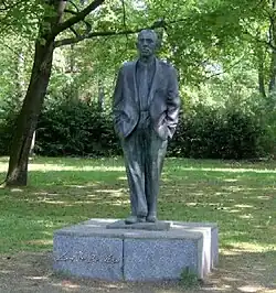 Johannes R. Becher, Bürgerpark Pankow.