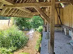 Lavoir, rue de l'Abreuvoir, sur un ruisseau issu de la Fontaine Sainte-Marguerite