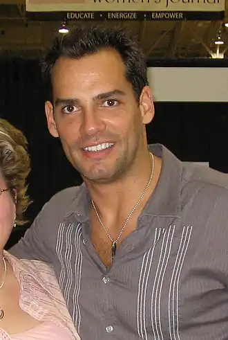 Cristián de la Fuente interprète Ernesto Falta.