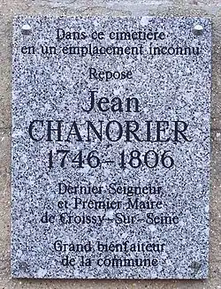 Plaque commémorative de Jean Chanorier au cimetière.