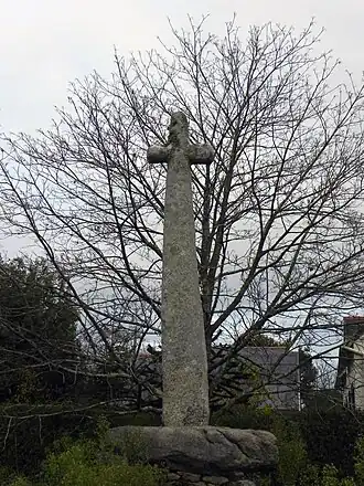 Croix-menhir de Keralio.