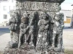 La croix du cimetière de Saint-Tugdual : détail 2.