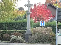 Photographie de la croix située dans la Rue des Baraques.