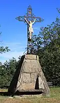 Une croix.