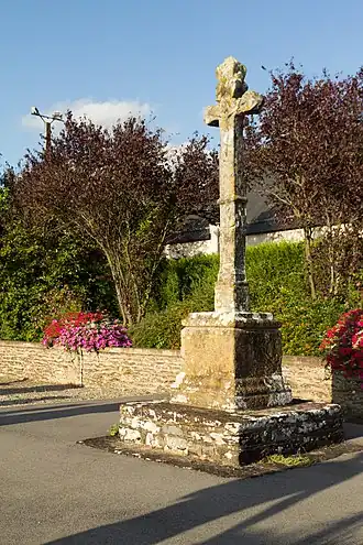La croix de cimetière du XVIe&nbsp;siècle.