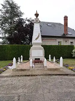 Le monument aux morts.