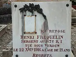 Tombe d'un soldat tué à Verdun.