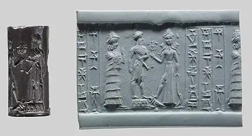 Sceau-cylindre avec empreinte représentant une scène de présentation d'un fidèle devant Ishtar (XVIIIe&nbsp;– XVIIe&nbsp;siècle av. J.-C.). Metropolitan Museum of Art.