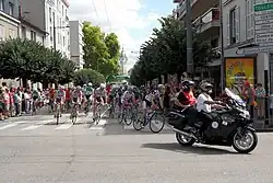 Départ de la première étape du Tour du Limousin 2011 au Champ de Juillet à Limoges. En arrière plan, la gare des Bénédictins.